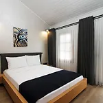 Mellow Blue Hotel